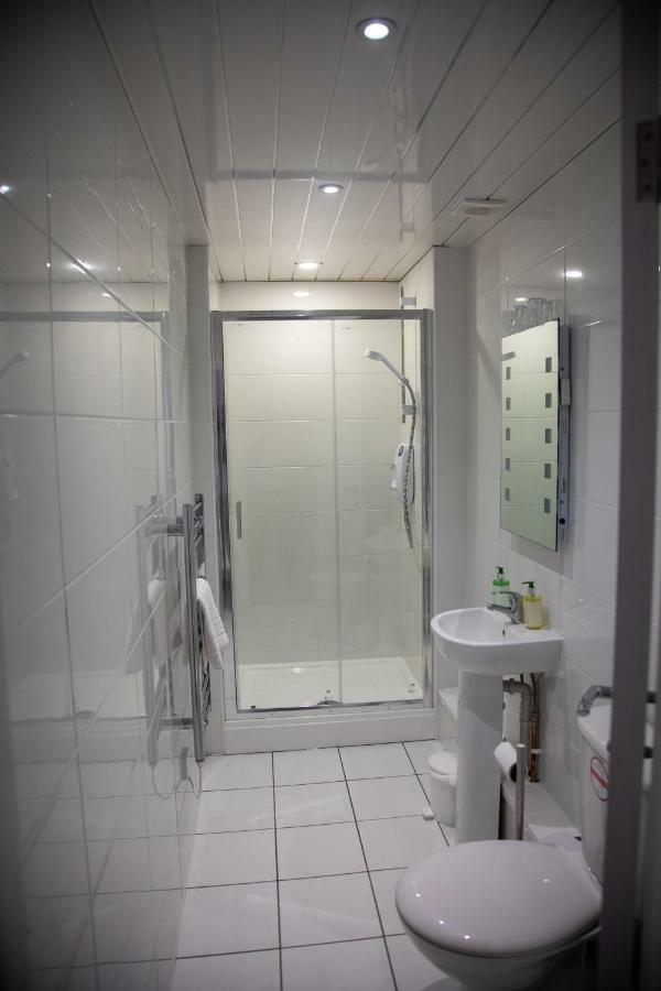 Carmel House Hotel Ландъндо Екстериор снимка