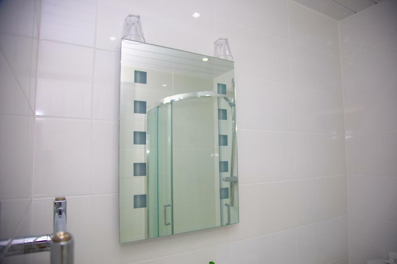 Carmel House Hotel Ландъндо Екстериор снимка